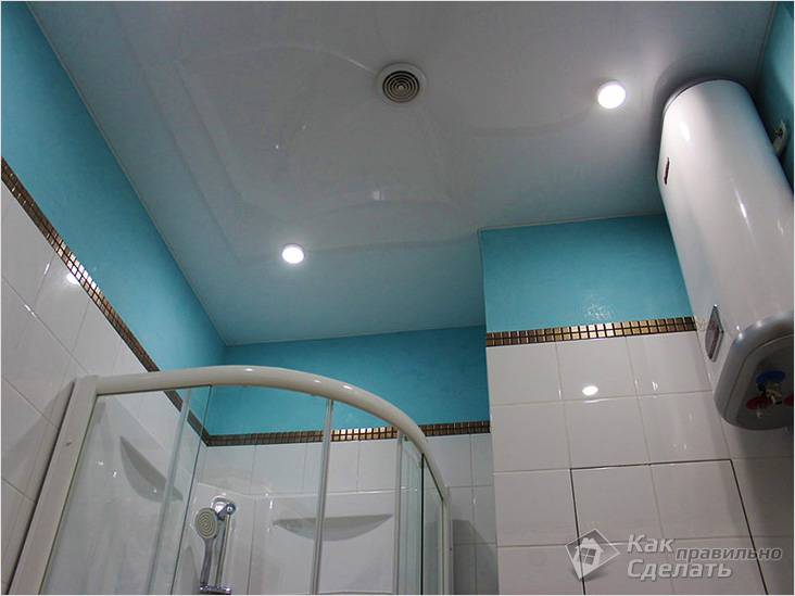 Дизайн натяжных потолков в ванной