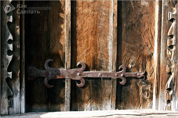 Дверь под старину своими руками