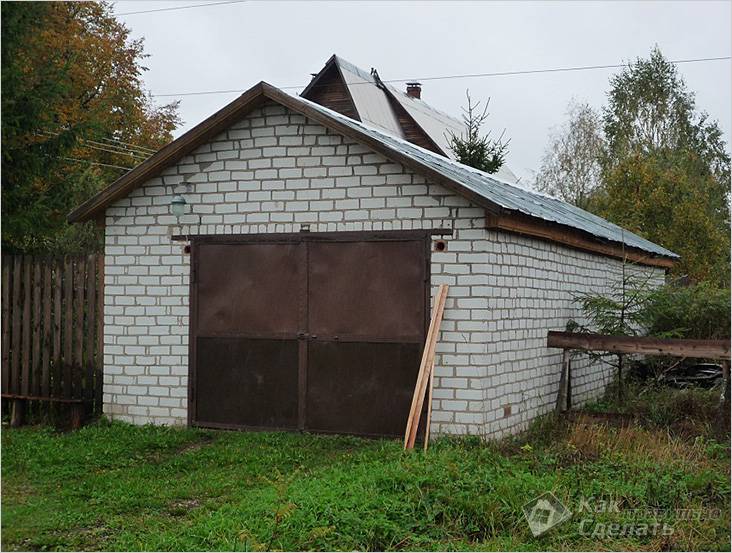 Гараж из кирпича своими руками
