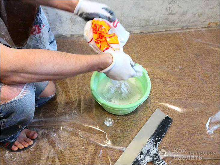Каким клеем клеить потолочные плинтуса