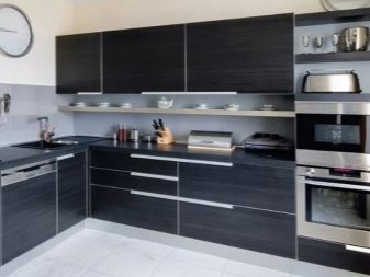 Кухні з вбудованою технікою (52 фото): дизайн і розміри кухонних гарнітурів з вбудованою духовкою та іншою побутовою технікою