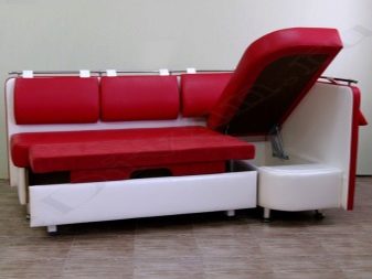 Кутові дивани зі спальним місцем на кухню (45 фото): розкладні кухонні маленькі диванчики і інші моделі
